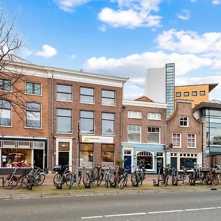 아파트 Five Churches View