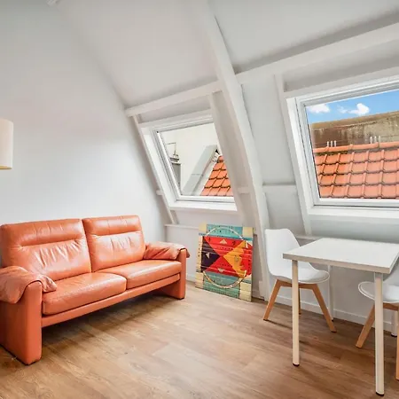 아파트 Five Churches View